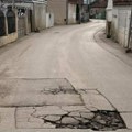 Udesi i nepregledne krivine u uskoj ulici – Donjovrežinci traže “ležeće policajce”