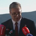 Vučić se oglasio iz Tivta: Kako momci iz aviona nisu smetali kada su dolazili ovde da pomažu u gašenju požara?