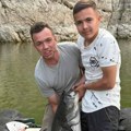 Sat vremena se borili sa grdosijom: Otac i sin jedva izvukli vodenog džina iz Sjeničkog jezera: Premerili ga, kad ono - preko…