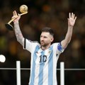 FIFA mu se klanja: Samo Mesi ima dve Zlatne lopte