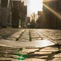 Ko ne gleda kuda hoda, može da bude kobno: dve šahte zjape u kragujevačkom naselju