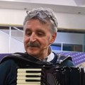 „Зови хитну помоћ, готов сам!" познати хармоникаш оперисао срце Босанац открио како му је позлило на петом спрату, а онда је…