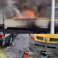 VIDEO: Zapaljeno nekoliko kombija i manjih kamiona u Novom Sadu