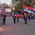 Održana "Parada nacija" uoči maratona u Njujorku, Tanjug sa zastavom Srbije