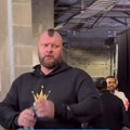 VIDEO „Osećam se kao da mu već dugujem pare“: Amerikanci u neverici zbog Jokićevog brata, snimak se masovno deli i svi pominju…