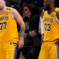 Dončić i Lebron doživeli debakl, Lejkersi završili NBA sezonu