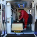 Mladić teško povređen: Autom sleteo s puta, prevrnuo se, pa završio u kanalu