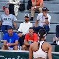 Olga Danilović ima najlepšu podršku na celom Rolan Garosu, Oblak "maskiran" posmatra svoju devojku