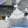 Deo kontaminiranog tla iz Fukušime isporučen u park rezidencije premijera Japana