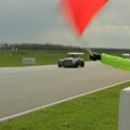 Horor! Auto tokom trke uleteo u publiku, dve osobe poginule, jednoj se bore za život