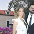 Kuća iz predratnih godina opasana drvećem! Ovde žive Petar Grašo i Hana: Komšije ih raskrinkale: Tu je živeo i s bivšom…