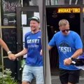 Pa, ovo je hit: Estonci zaigrali srpsko kolo usred Rige!