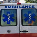 Žena mogla da pogine zbog smrdibube? zgubila kontrolu pa sletela sa puta, prolaznici zatekli prazan i izlupan auto (foto)