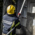 Snažan požar izbio u beogradskoj zgradi: Veliki broj vatrogasaca na terenu