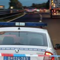 Opšta potera u Novom Sadu! Naoružan pištoljem oteo auto, pa krenuo u beg od policije