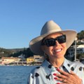 Skromno! Brena pokazala čime plovi morem Ne treba joj jahta: Njen stajling je pravi letnji, mediteranski glamur (foto)