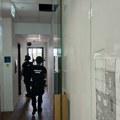 Дојаве о постављеним бомбама у више школа у Београду, полиција на терену