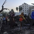 Stotine ljudi poginulo u bombardovanju bolnice u Gazi, pojačani raketni napadi na jug pojasa Gaze