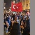 Jutro je – turska opozicija slavila uz Nadu Topčagić