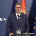 Vučić: Razgovaraćemo da se što hitnije reše liste čekanja za operaciju katarakte