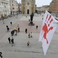Studenti u blokadi u Novom Sadu organizuju uživo praćenje izbornih rezultata u Kosjeriću i Zaječaru ispred Gradske kuće