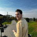 Porađa se supruga našeg pevača! Aleksa Perović objavio fotku supruge ispred porodilišta: "Hajde, snago moja"