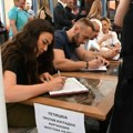 Veliki broj građana u Severnoj Mitrovici: Skupljaju potpise za peticiju protiv gradnje novih mostova na Ibru