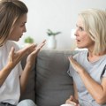 "Meni noge pereš? Praćeš od sad svaki dan": Snimak crnogorske svekrve i snajke postao hit!