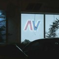 (VIDEO) Razbijena stakla na prostorijama SNS u Cvijićevoj, stigla žandarmerija