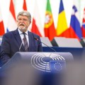 „Brisel ne može dati Beogradu šargarepu, dok Vučić na ulici ljudima nudi batine“: Burna rasprava u EP o stanju u Srbiji