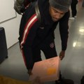 (VIDEO) Ledej dobio poseban poklon: Lepo je vratiti se kući
