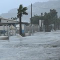 Moćna oluja 'Hari' zahvatila Siciliju: Talasi kao cunami, nosili sve