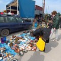 (Foto, video) Brendirane stvari za smešne pare, cenkanje kao u Turskoj! I Beograđani hrle na subotički buvljak, ovde se vodi…