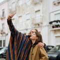 Ne morate više da okrećete telefon: Novi flegšipi donose brutalnu promenu za selfije