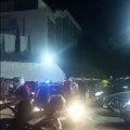 Pojavio se snimak incidenta posle kojeg je Dritan Abazović evakuisan sa koncerta Dina Merlina: Neko je bacio sredstvo zbog kog…