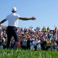 Još jednom je pokazao zašto je najveći: Novak demonstrirao umeće u golfu, pa potezom oduševio navijače