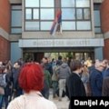 Skup podrške profesoru i novinaru Dinku Gruhonjiću u Novom Sadu