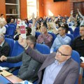 O čemu se sve diskutovalo na sednici Skupštine grada Leskovca i oko čega je bilo najviše sukoba vlasti i…