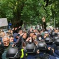 FOTO, VIDEO: Blokada zgrade suda u Novom Sadu ušla u drugi dan