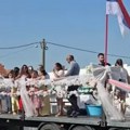 Srpska svadba o kojoj bruji Balkan i Evropa - gosti stigli kamionom, mladenci od poklona dobili stan i kuću