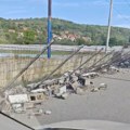 Pao zid bazena u varoši kraj Leskovca