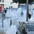 Policija brutalno tuče sve pred sobom; Snimci su strašni FOTO/VIDEO