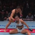 Jedan od najluđih prekida u istoriji UFC! Brutalno nokautirala, pa udavila protivnicu, ovo se ne viđa često