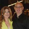 Viki i Taške pokazali kako izgleda prava ljubav i posle 30 godina: Snimak iz Diznilenda oduševio sve (VIDEO)