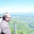 Aleksandar Vučić sa Kablara: Ovakvu lepotu malo gde u Evropi možete da vidite, vidikovac će se isplatiti za godinu dana