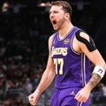 Dončić zapalio Ljubljanu: Luka doveo Lejkerse u Sloveniju i napravio ludnicu na ulicama prestonice! (foto)