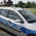 Kad ga vide, dižu nogu s gasa Neobična "patrola" zbunjuje vozače pored puta za Bosnu, ali natpis na vratima krije genijalan…