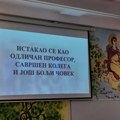 Učio sam ih da budu ljudi Profesor istorije decu učio da rade na sebi kao da im život od zavisi od toga