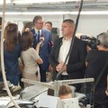 Na svečanom otvaranju fabrike “Aunde” u Leskovcu Vučić lobirao da se prošire i u Vranju, za Niš najavio novu…