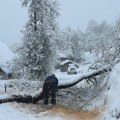 Zavejana sela u Srbiji, kako spasioci dolaze do najkritičnijih delova